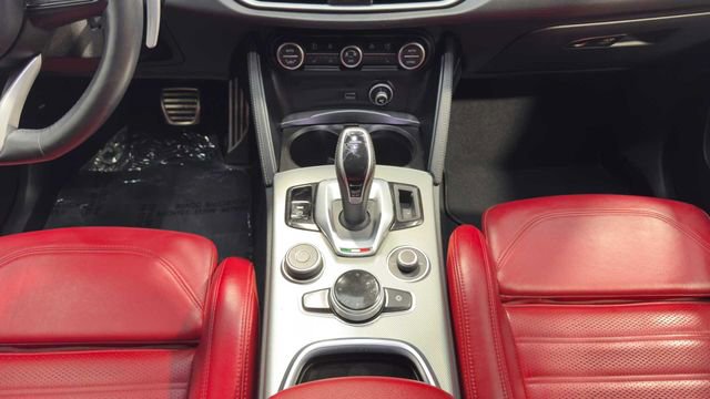 Used 2022 Alfa Romeo Stelvio Veloce AWD/4WD image 20