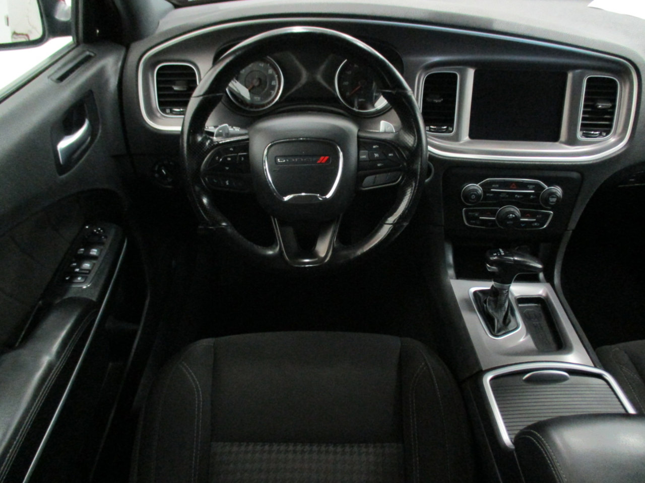 Used 2022 Dodge Charger SXT w/ Cold Weather Package image 13