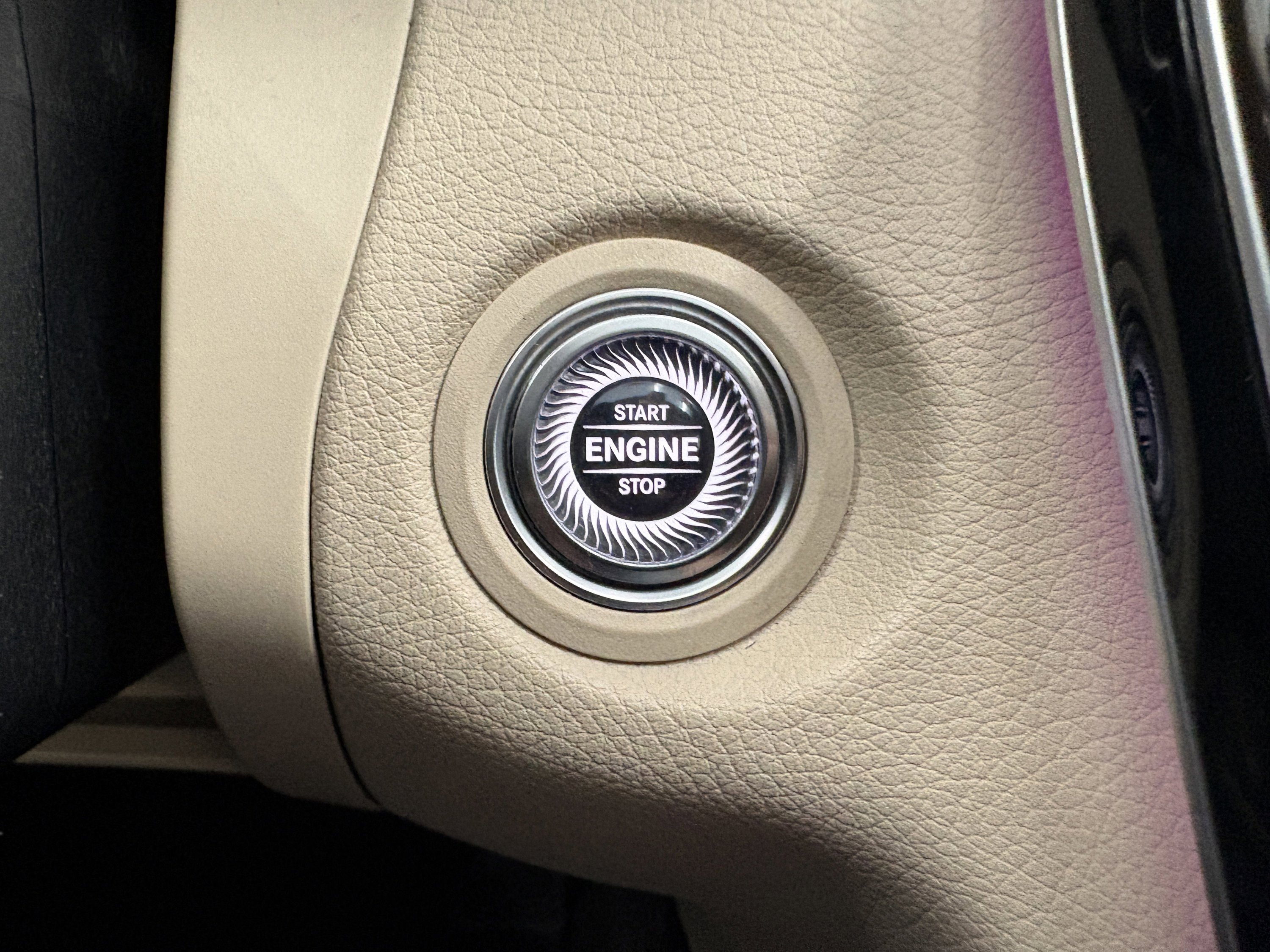 Used 2020 Mercedes-Benz C 300 4MATIC Sedan image 20