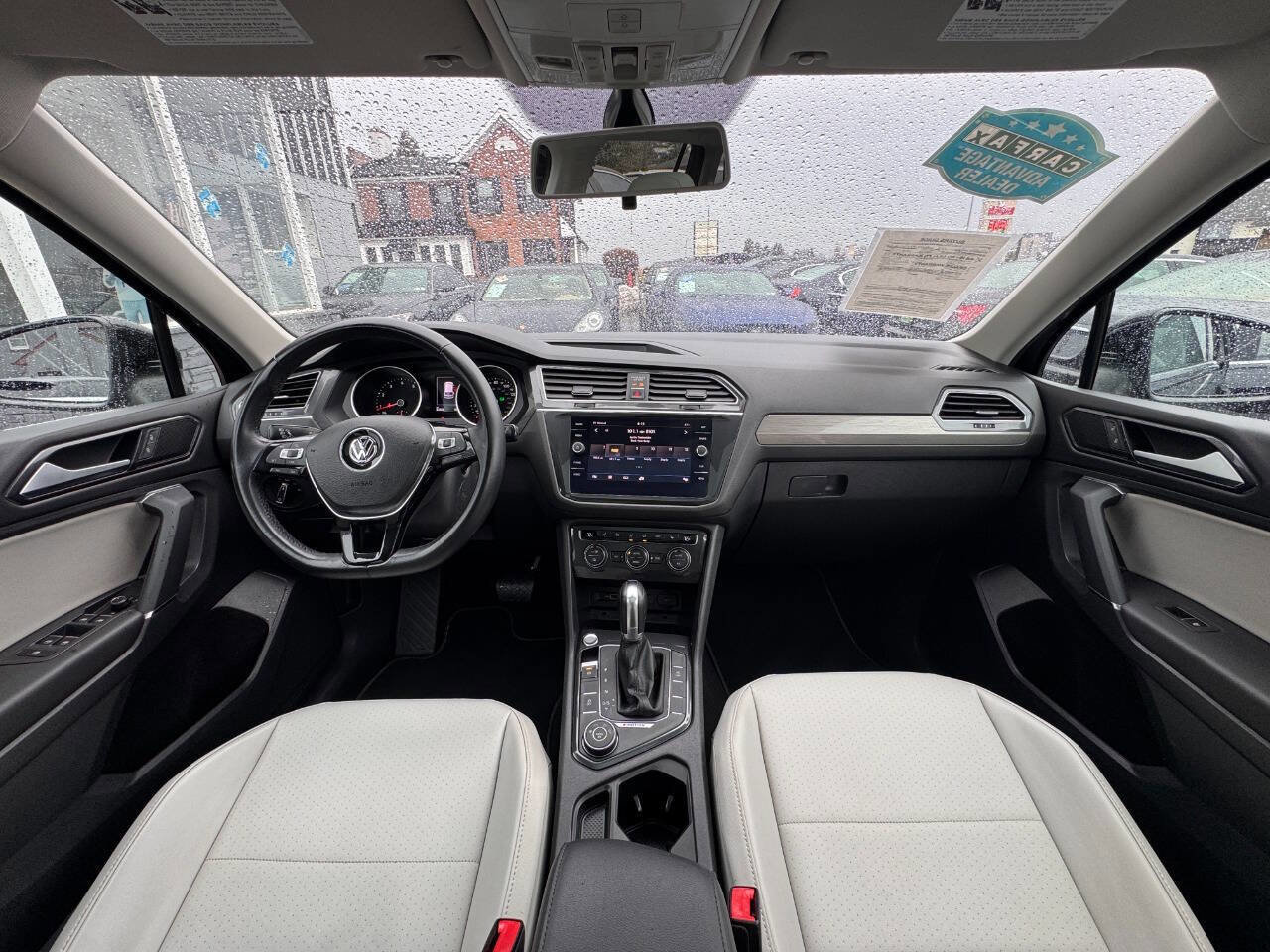 Used 2018 Volkswagen Tiguan SE w/ Panoramic Sunroof Package image 18