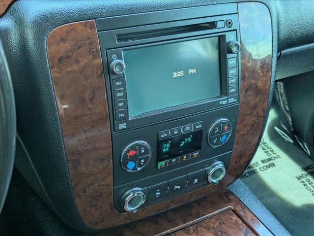 Used 2010 Chevrolet Suburban LTZ RWD image 12