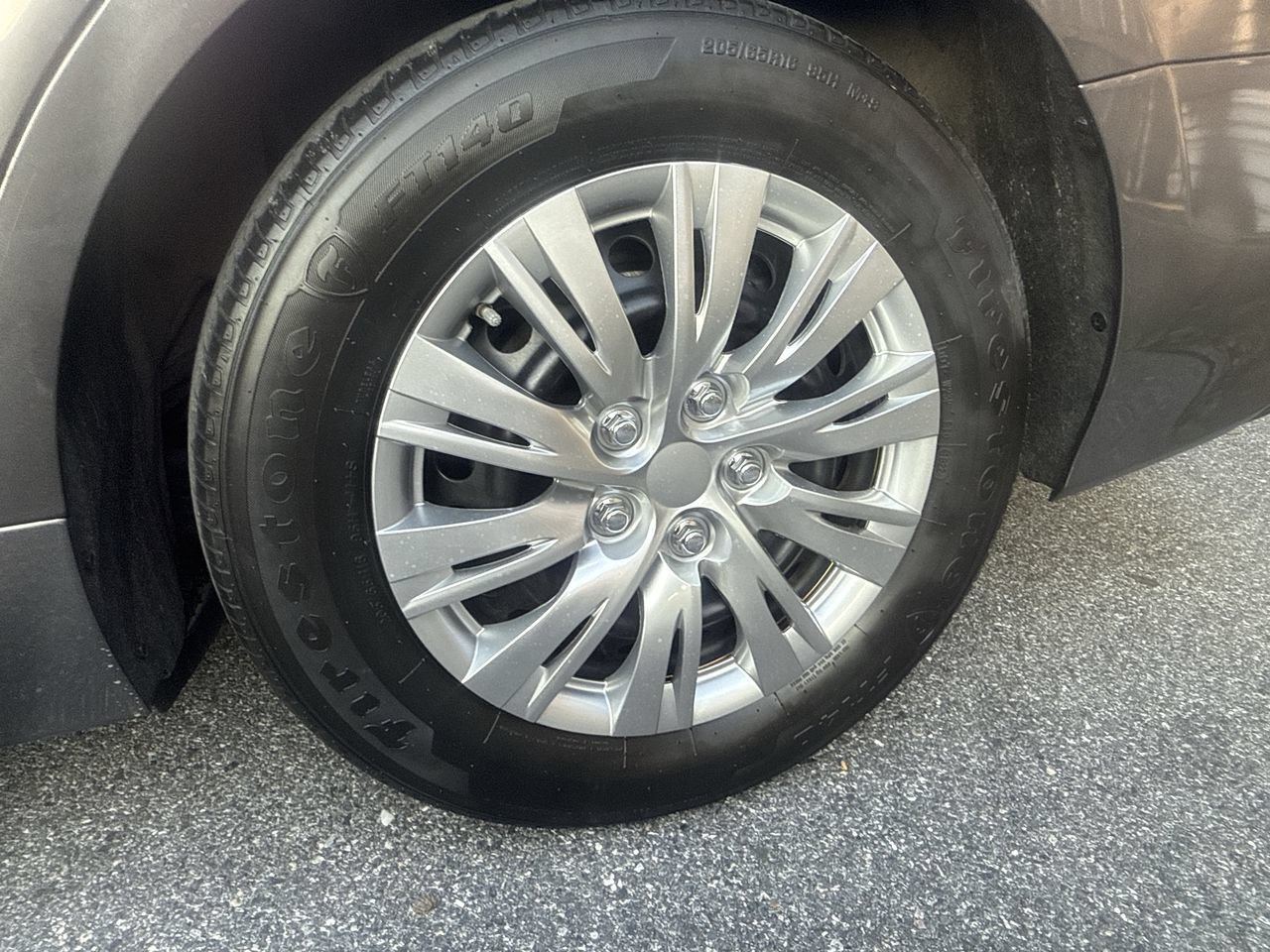 Used 2022 Toyota Camry LE w/ Audio Upgrade Package FWD image 2