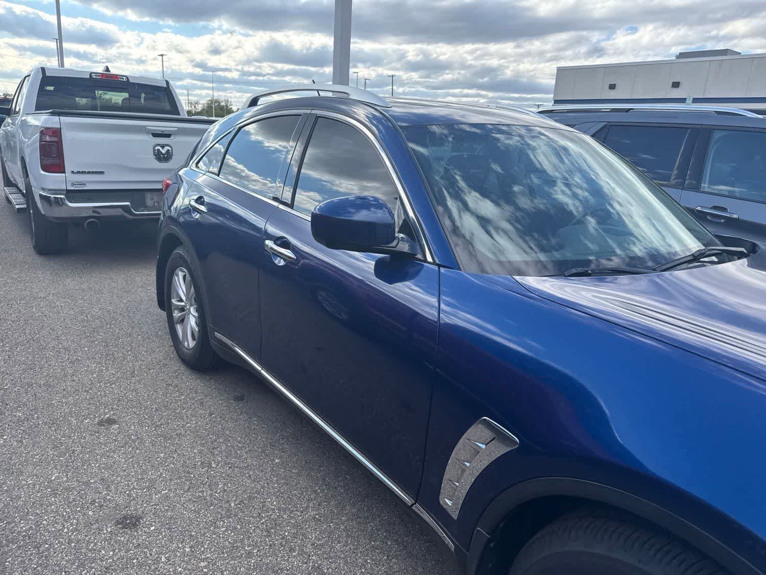Used 2013 INFINITI FX37 AWD w/ Premium Pkg image 7