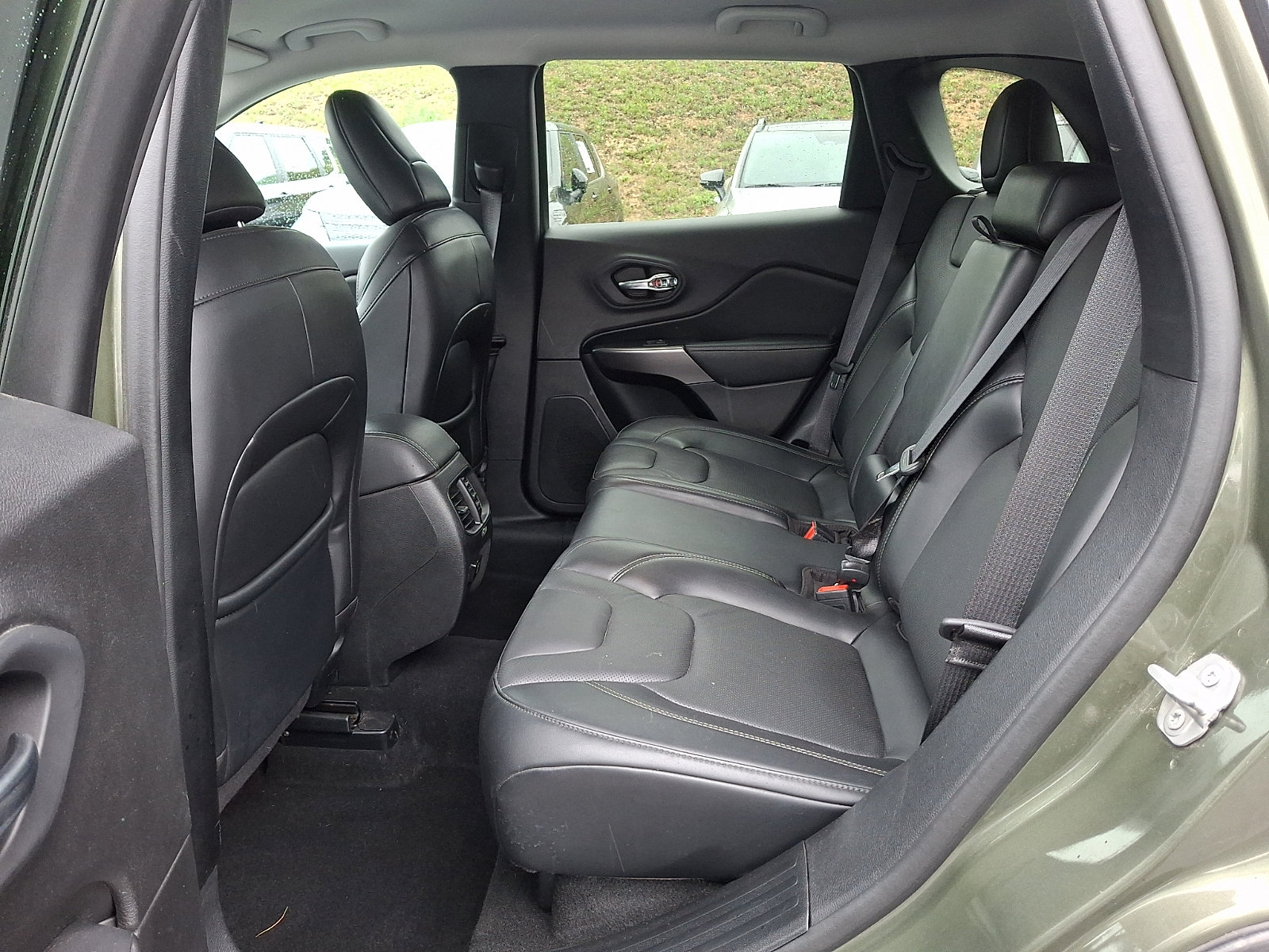 Used 2021 Jeep Cherokee Latitude Lux w/ Comfort/Convenience Group AWD/4WD image 10