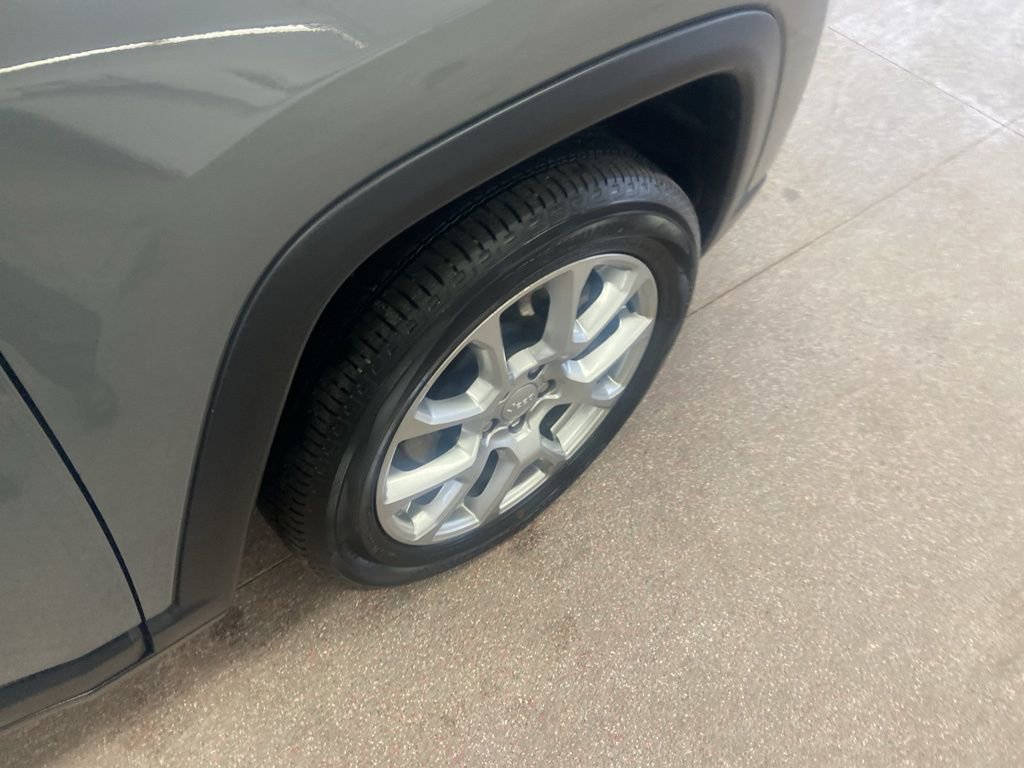 Used 2023 Jeep Compass Latitude w/ Sun and Sound Group image 21