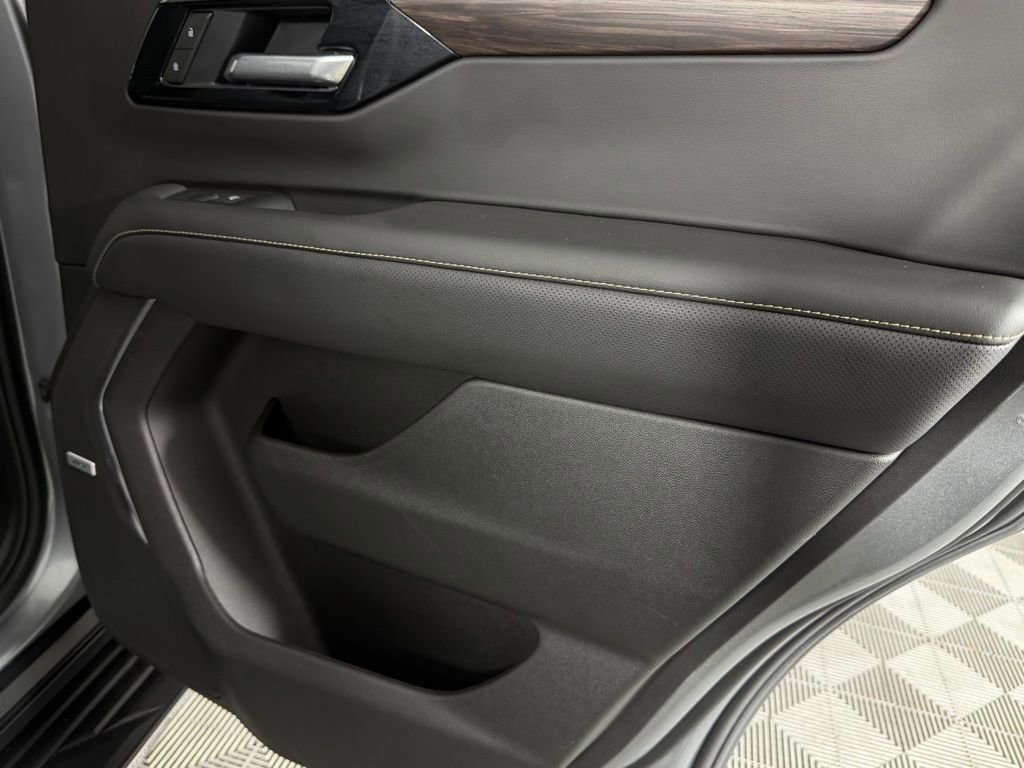 Used 2025 Chevrolet Tahoe Premier image 33