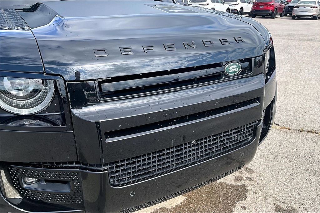 Used 2023 Land Rover Defender 110 V8 image 29