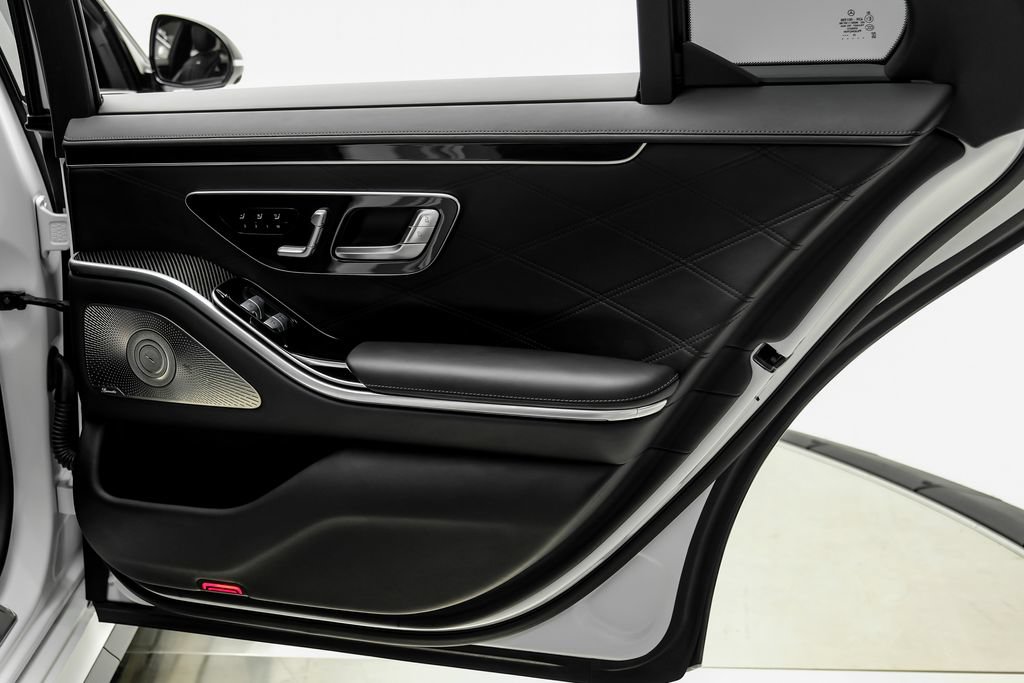 Used 2024 Mercedes-Benz S 63 AMG S w/ Carbon Fiber Exterior Package image 58