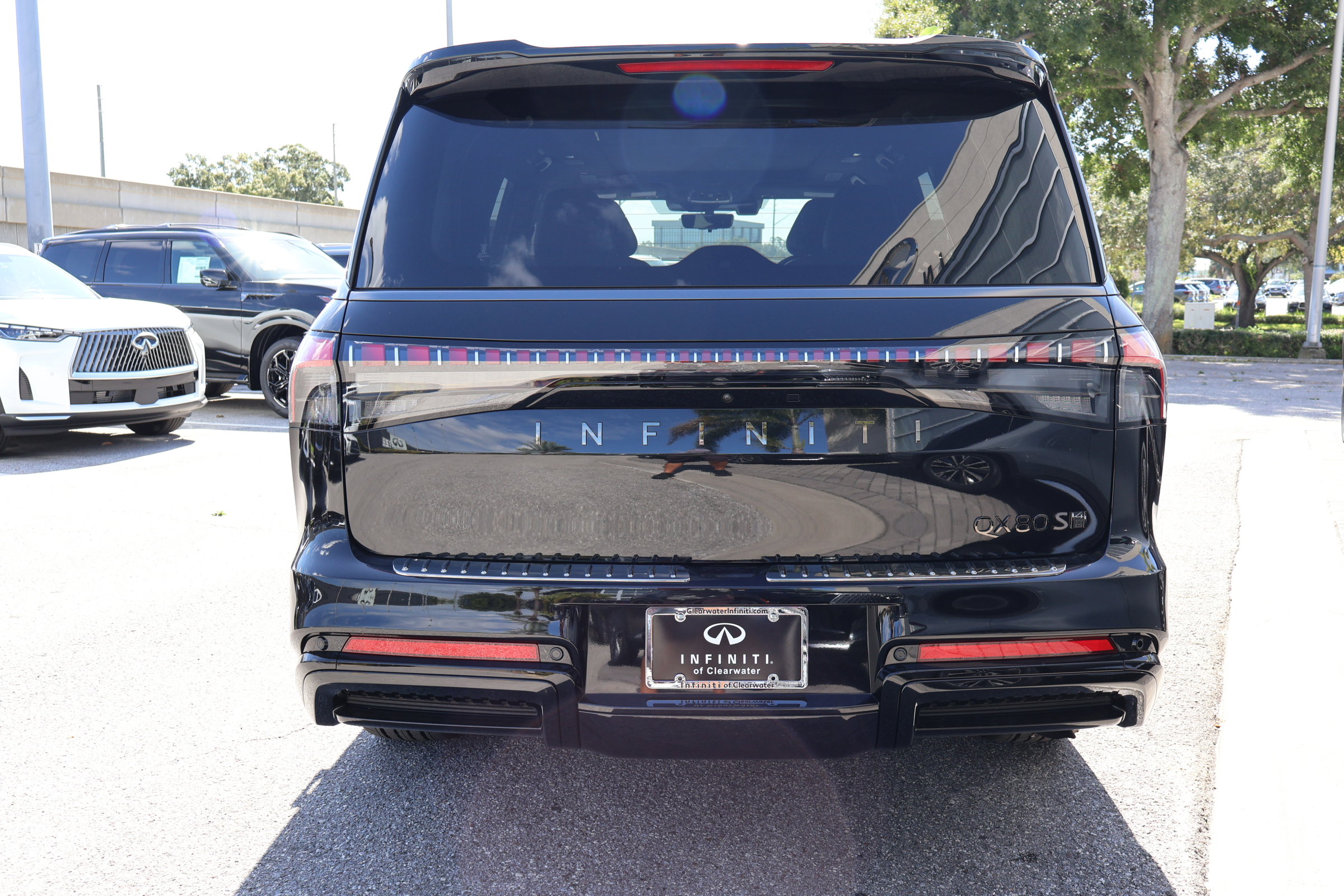 New 2026 INFINITI QX80 4WD image 4