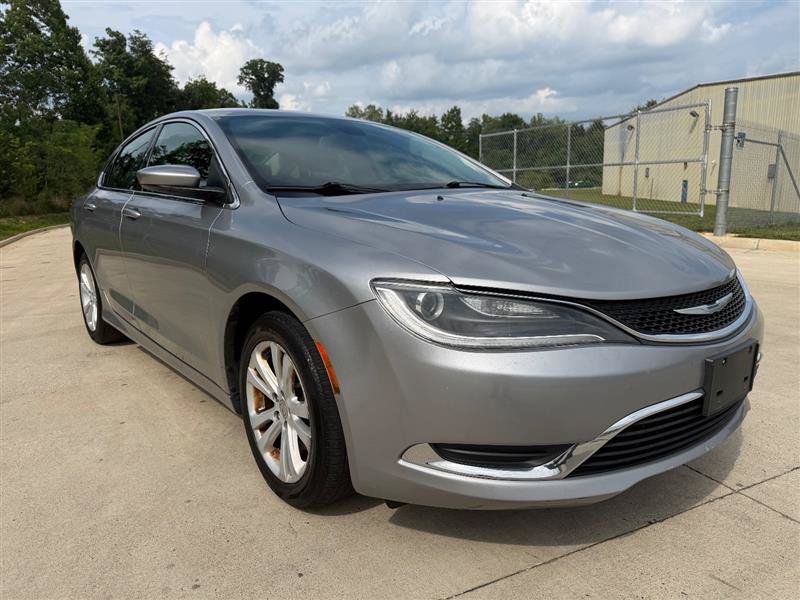 Used 2017 Chrysler 200 Limited w/ Driver Assist Package FWD image 9