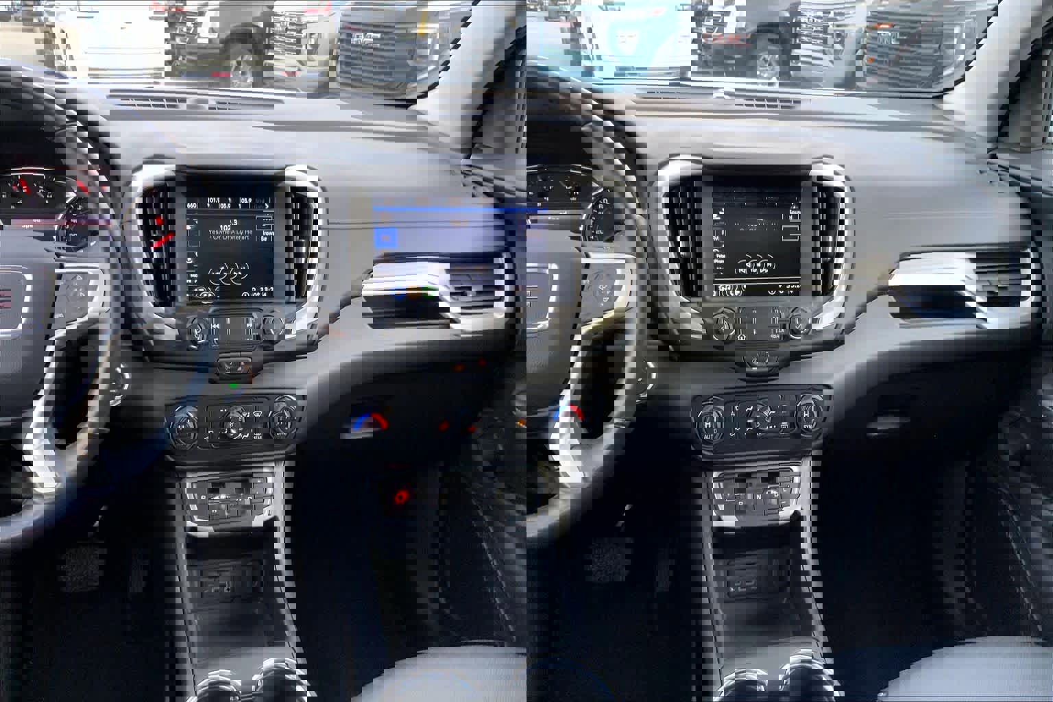 Used 2022 GMC Terrain SLT image 5