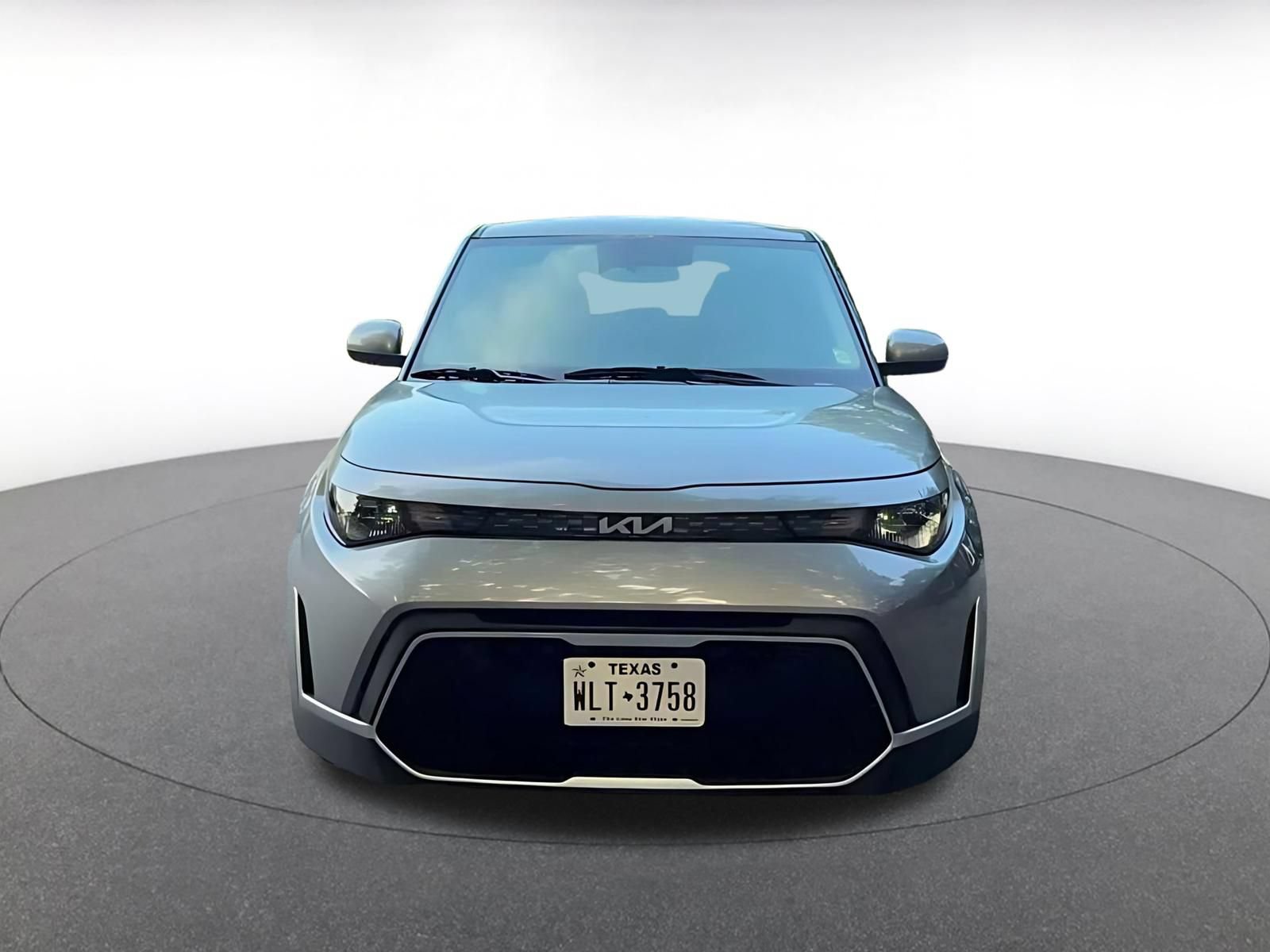 Used 2025 Kia Soul LX w/ LX Technology Package FWD image 11