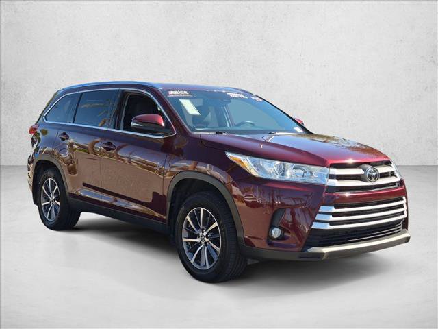 Used 2019 Toyota Highlander XLE AWD/4WD image 3