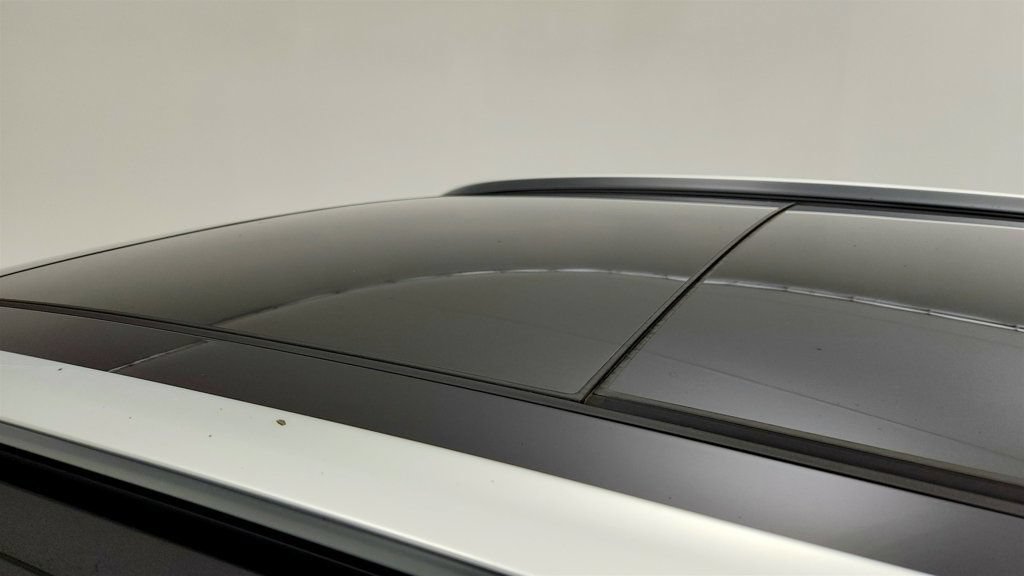 Used 2024 Volkswagen Atlas Cross Sport SE w/ Panoramic Sunroof Package FWD image 10