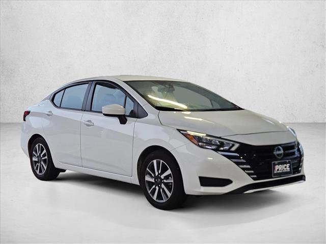 Used 2025 Nissan Versa SV image 3