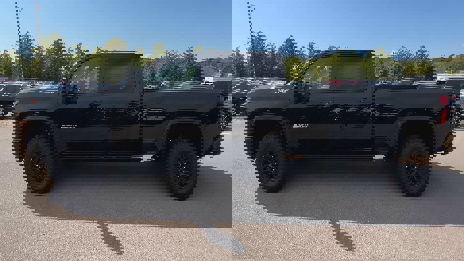 New 2025 Chevrolet Silverado 2500 ZR2 w/ Technology Package image 41