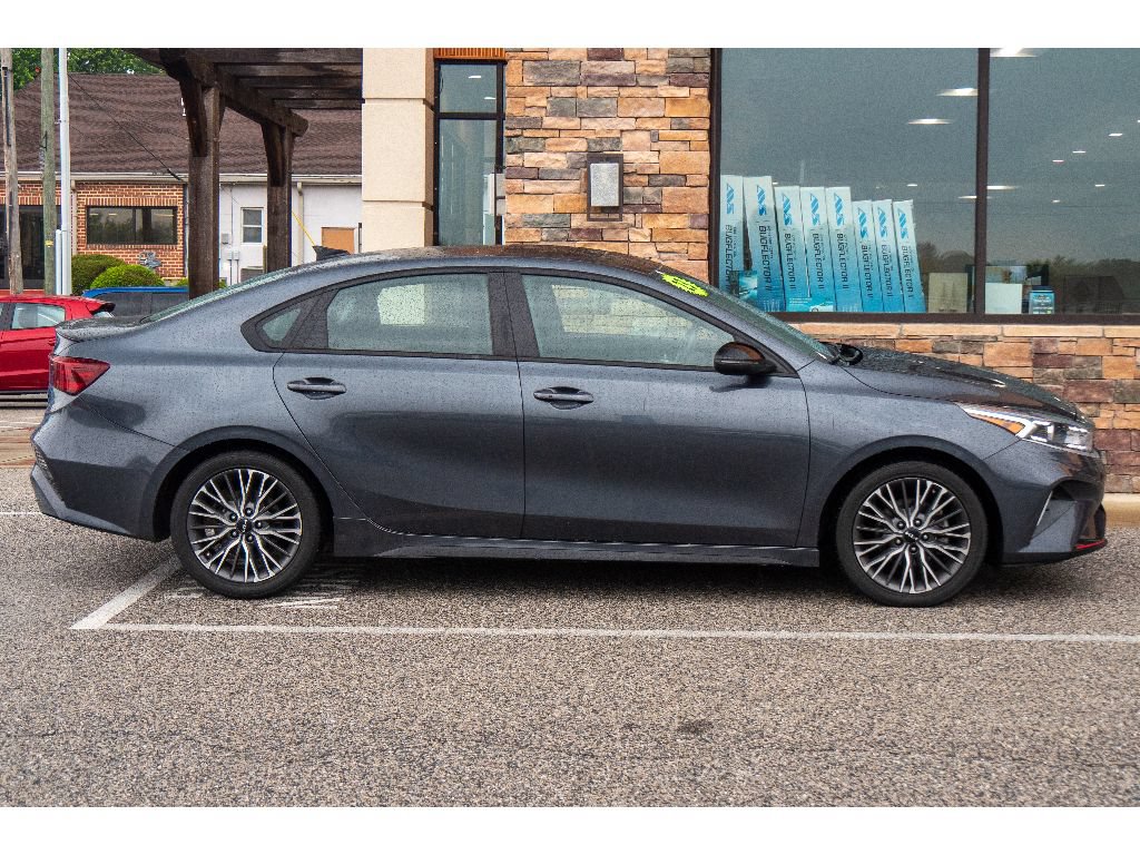 Used 2023 Kia Forte GT-Line w/ GT-Line Premium Package FWD image 2