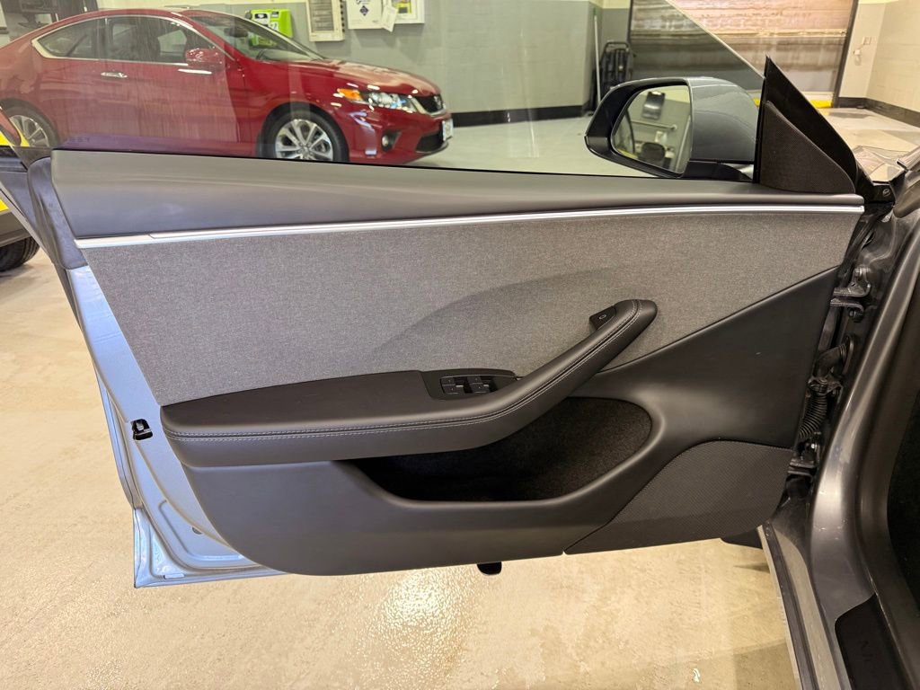 Used 2025 Tesla Model 3 Long Range image 10
