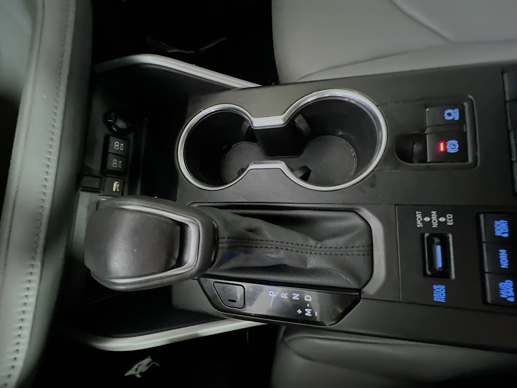 Used 2021 Toyota Highlander XLE image 25