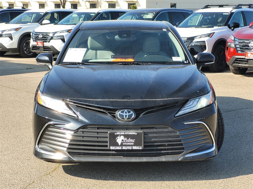 Used 2023 Toyota Camry XLE image 3