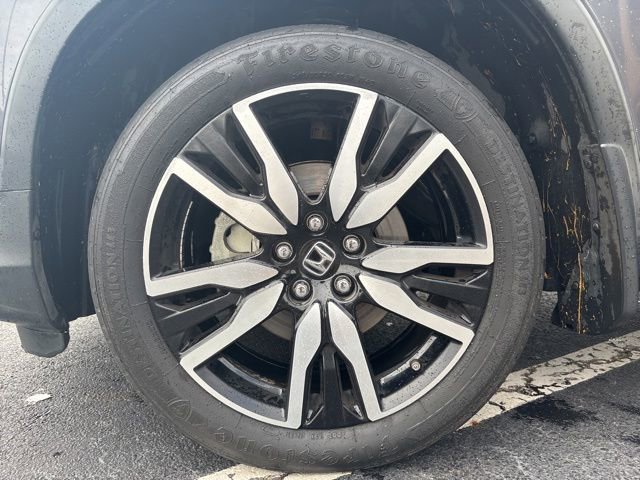 Used 2019 Honda Pilot Touring image 11