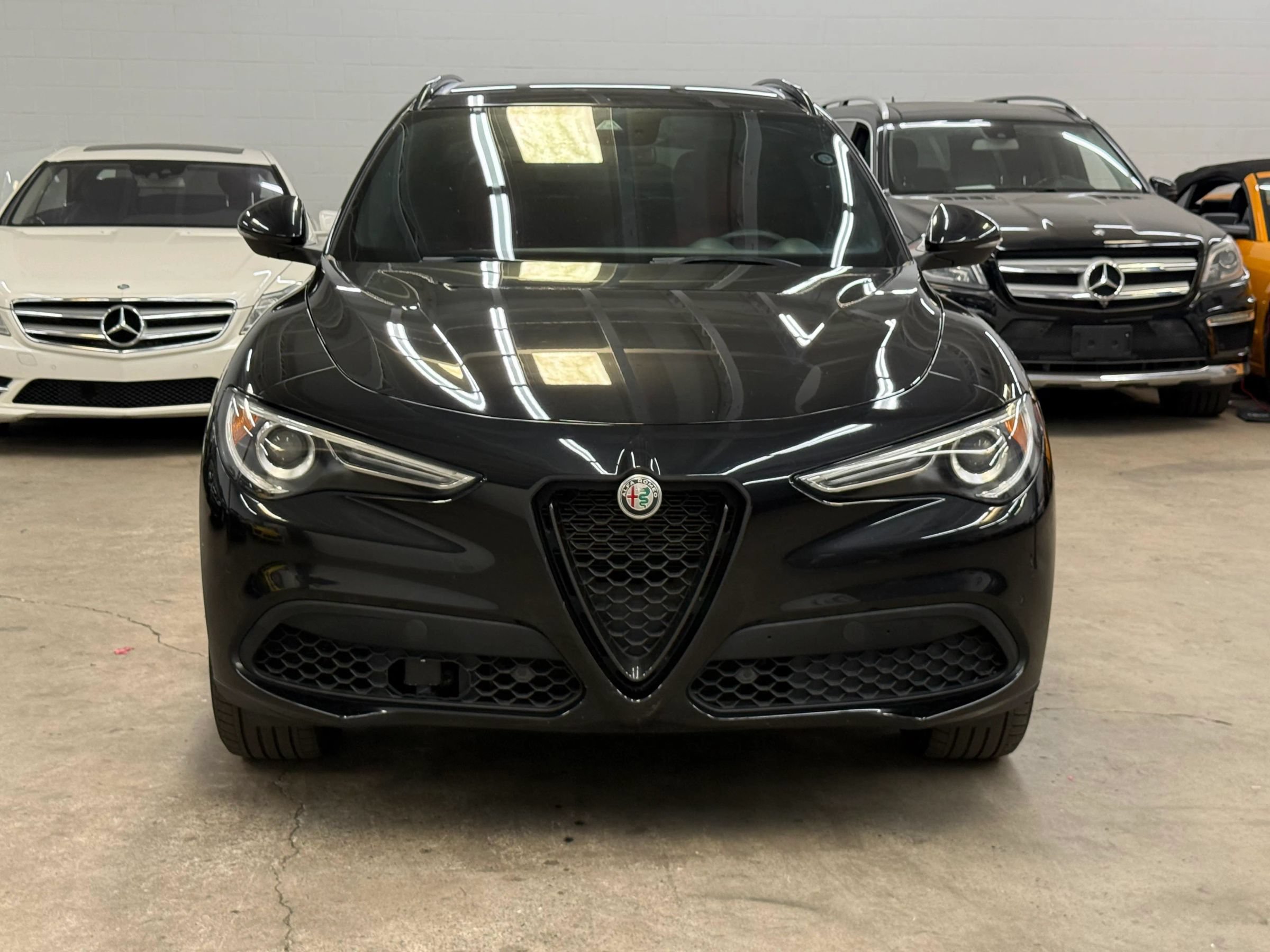 Used 2023 Alfa Romeo Stelvio Sprint RWD image 2