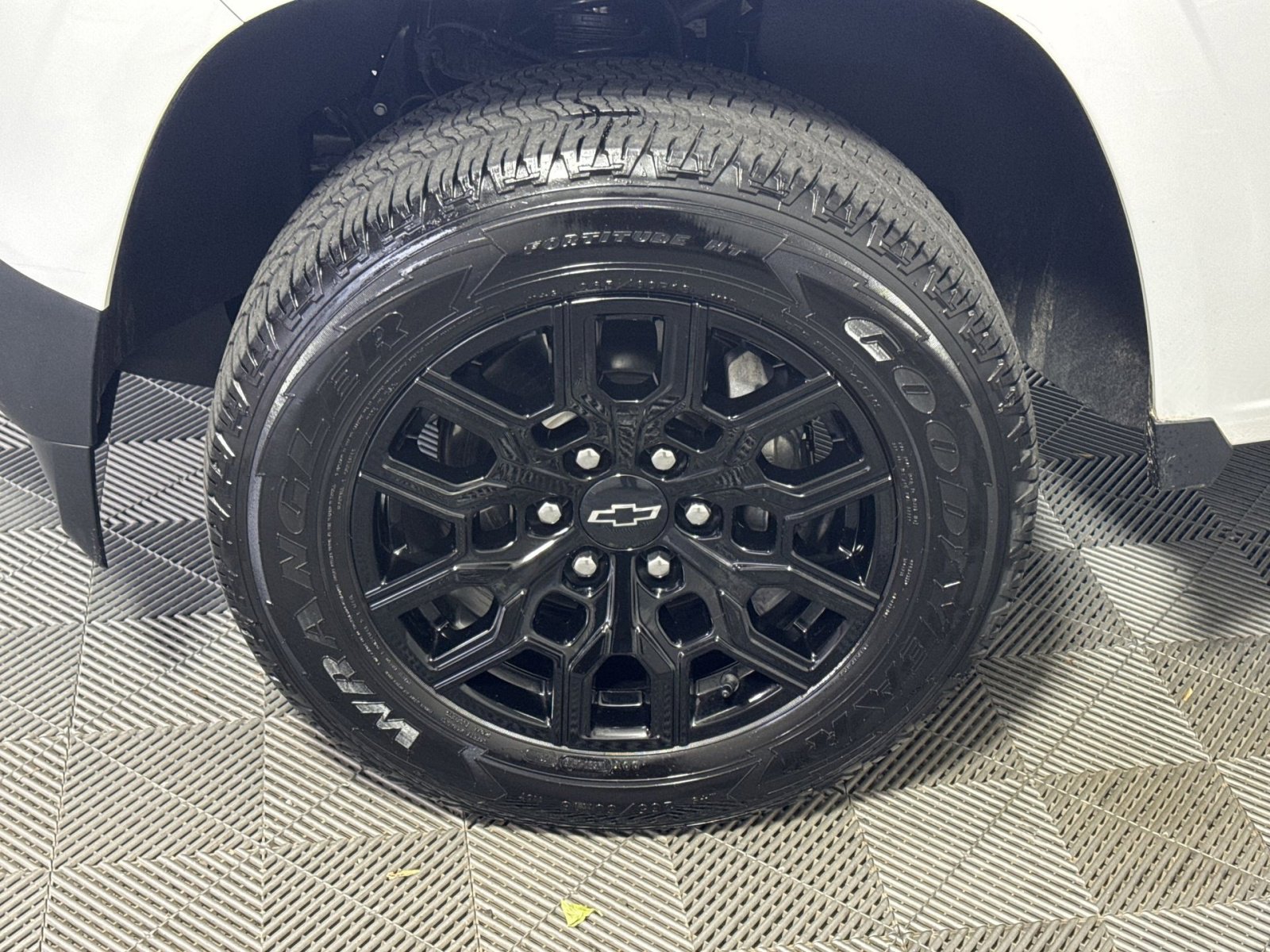 Used 2025 Chevrolet Colorado W/T w/ WT Custom Package image 12