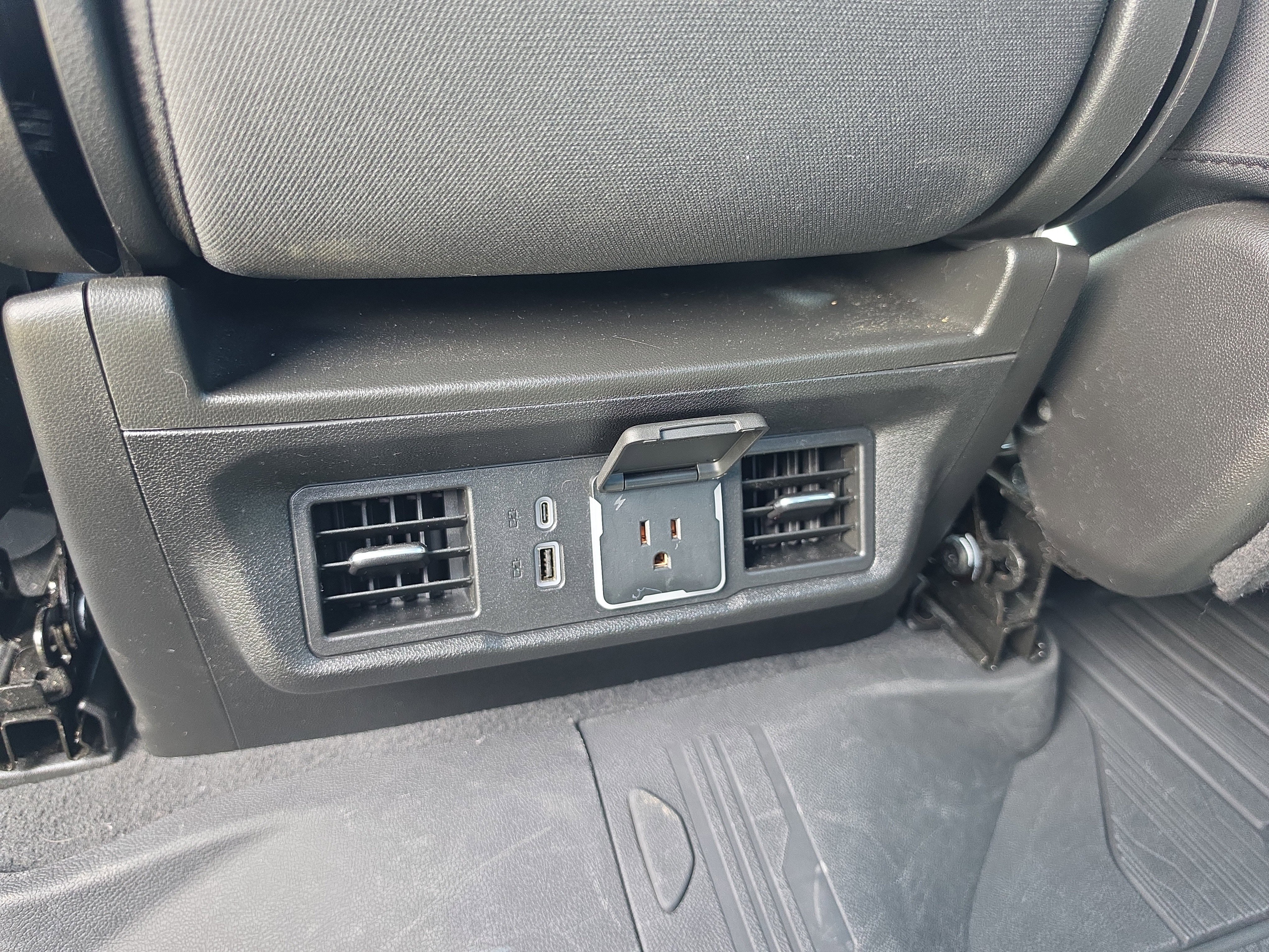 Used 2023 GMC Sierra 1500 Elevation RWD image 17