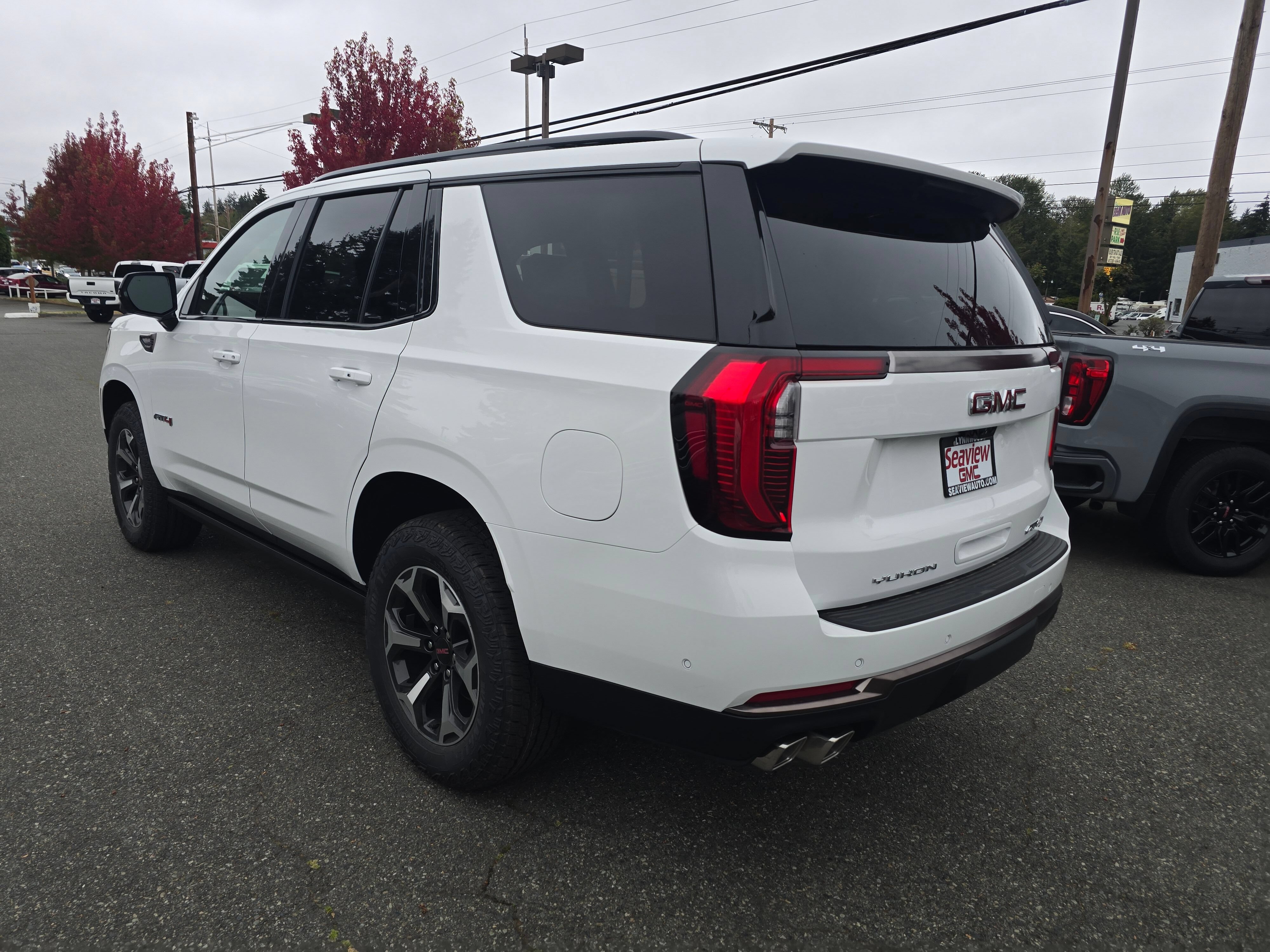 New 2026 GMC Yukon AT4 Ultimate w/ LPO, Floor Liner Package AWD/4WD image 5