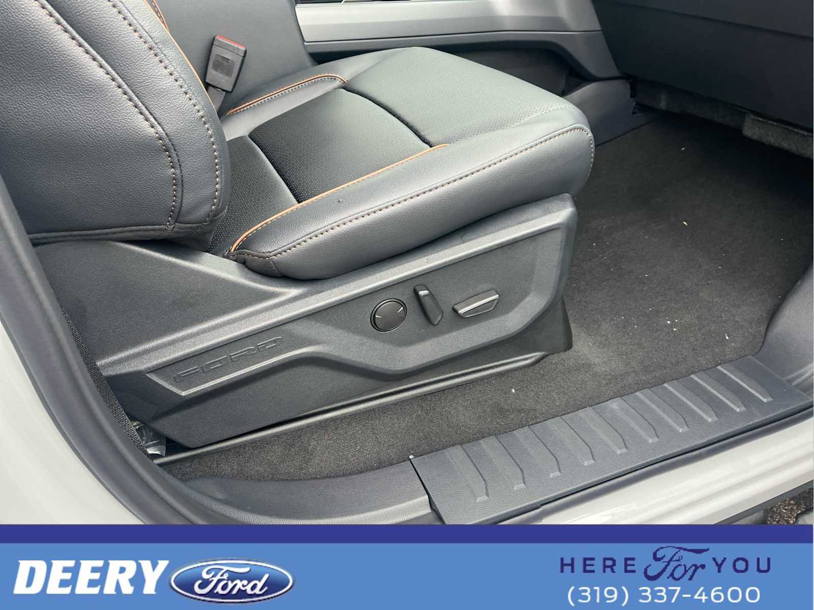 New 2026 Ford F250 Lariat w/ Black Appearance Package image 21