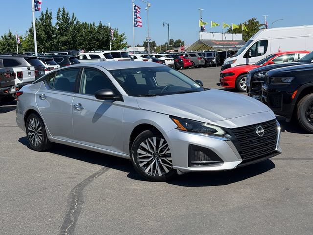 Used 2024 Nissan Altima 2.5 SV FWD video 2