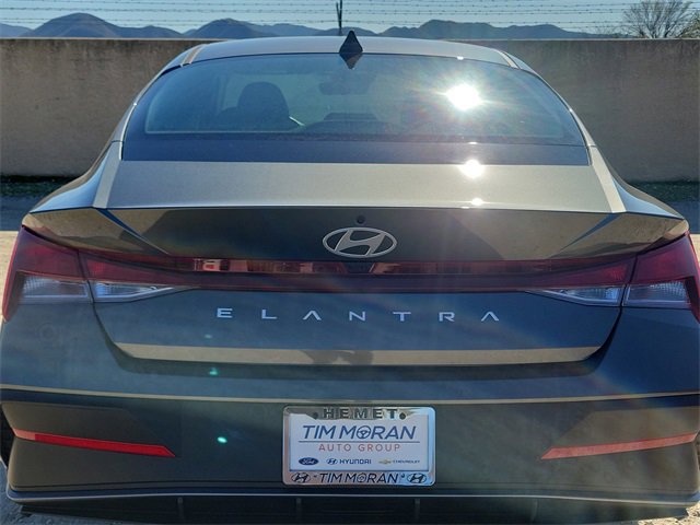 New 2026 Hyundai Elantra SE image 18