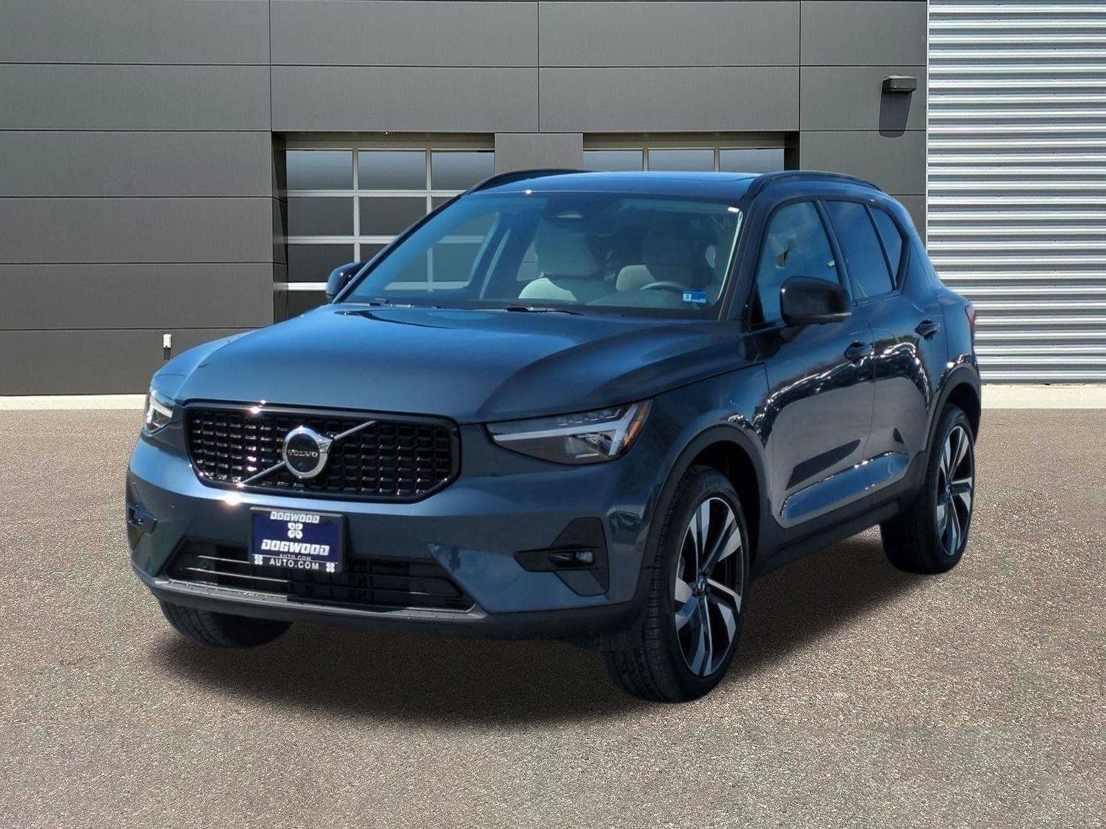 New 2026 Volvo XC40 B5 Ultra w/ Protection Package Premier AWD/4WD image 3