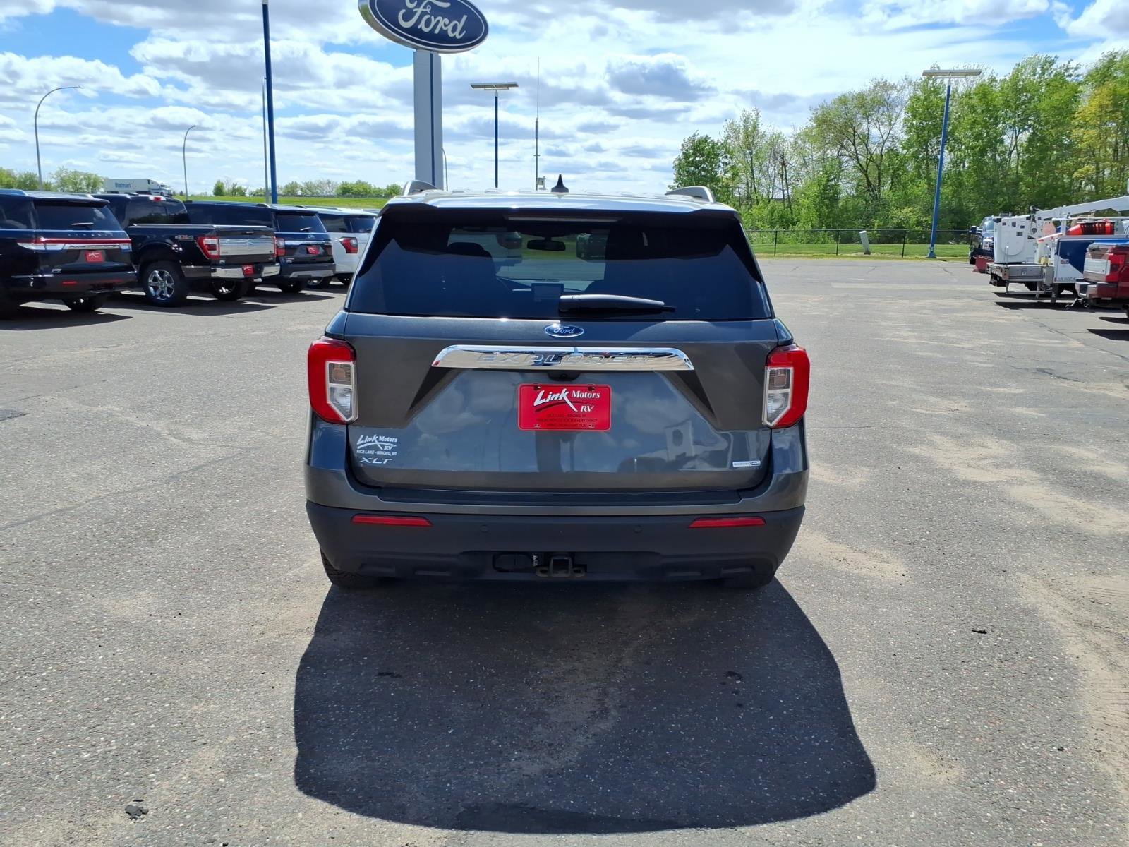 Used 2020 Ford Explorer XLT w/ Comfort Package AWD/4WD image 4