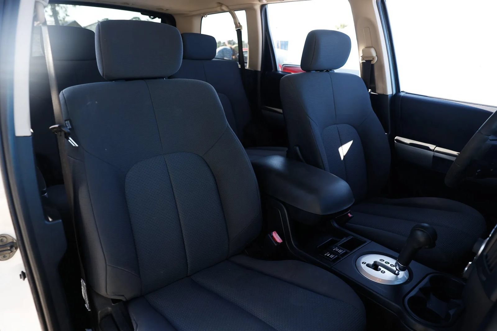 Used 2006 Mitsubishi Endeavor LS FWD image 23