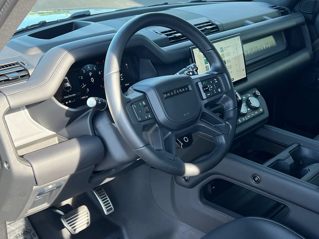 Used 2025 Land Rover Defender 110 AWD/4WD image 15