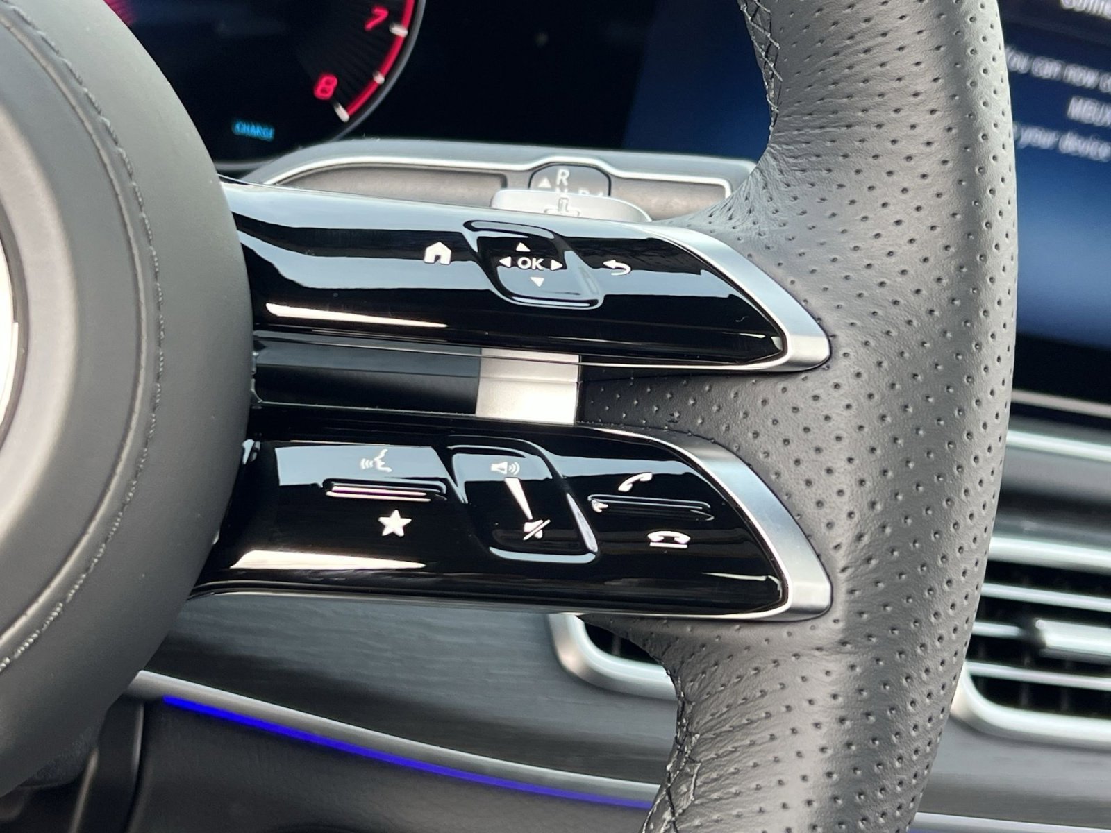 New 2026 Mercedes-Benz GLS 450 4MATIC image 31