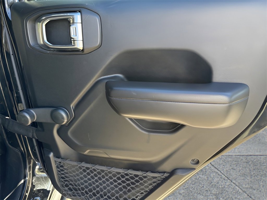 Used 2018 Jeep Wrangler Unlimited Sport image 41