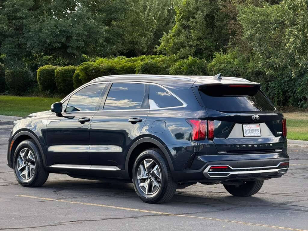 Used 2021 Kia Sorento S FWD image 3