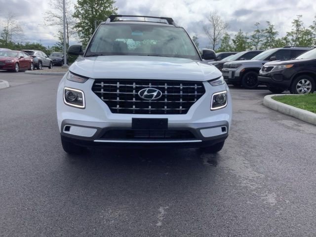 Certified 2025 Hyundai Venue Limited image 3
