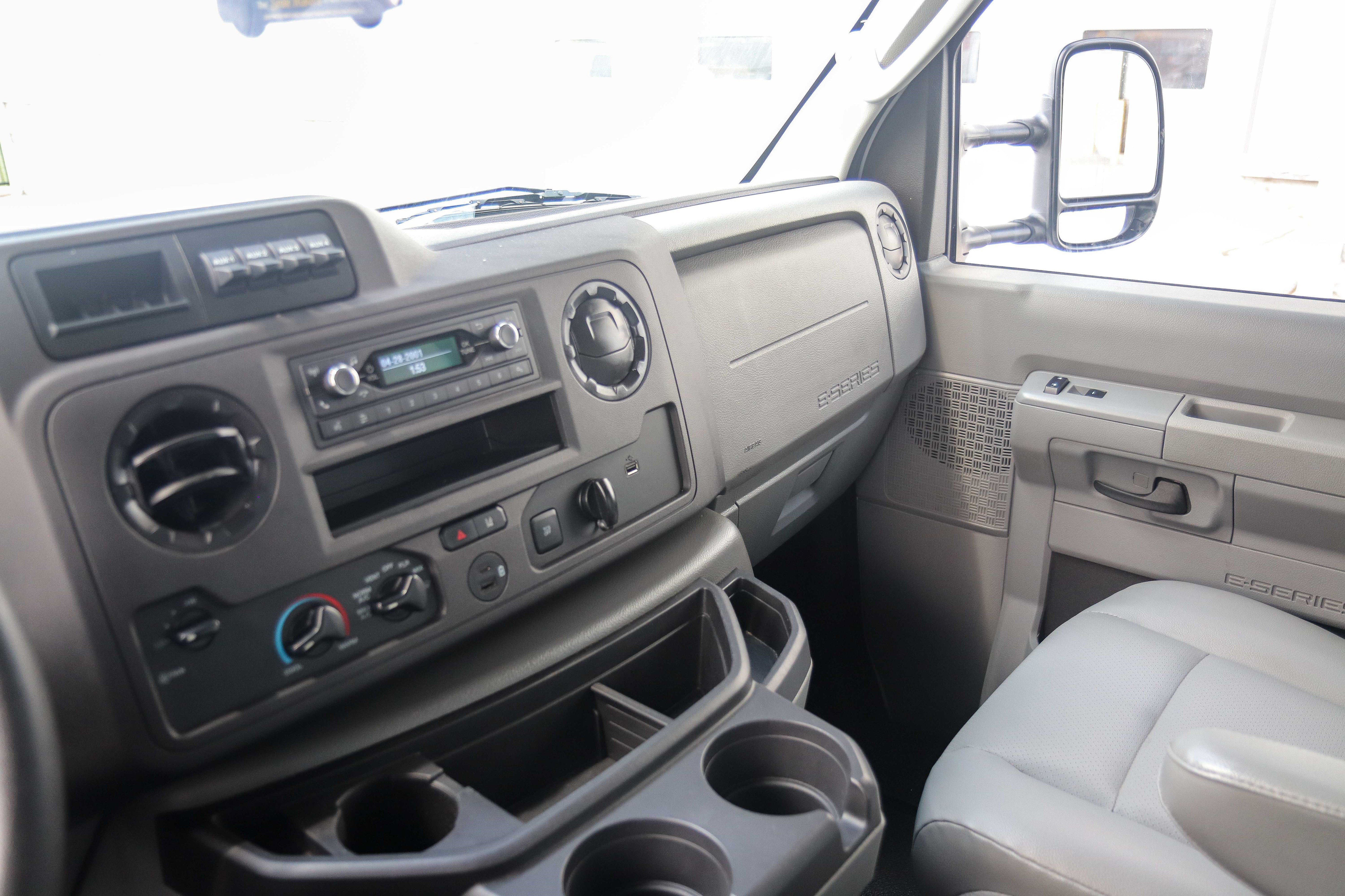 Used 2024 Ford E-450 and Econoline 450 Super Duty w/ Driver's Safety Package RWD image 16