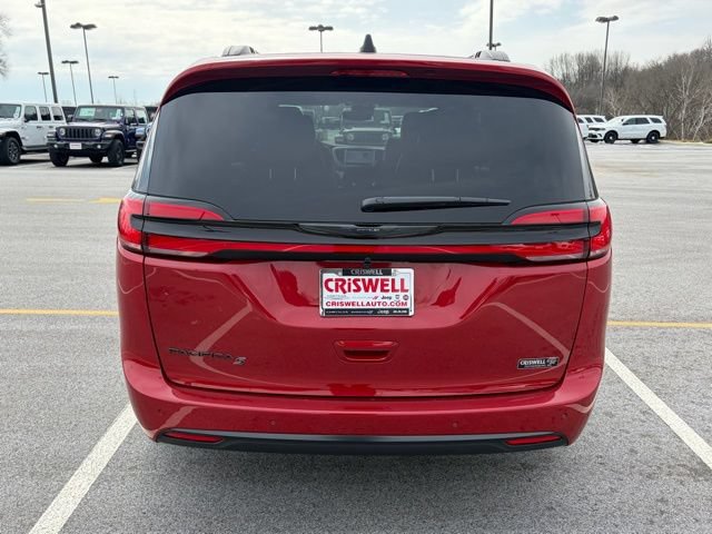 New 2026 Chrysler Pacifica Select w/ S Appearance Package FWD image 6
