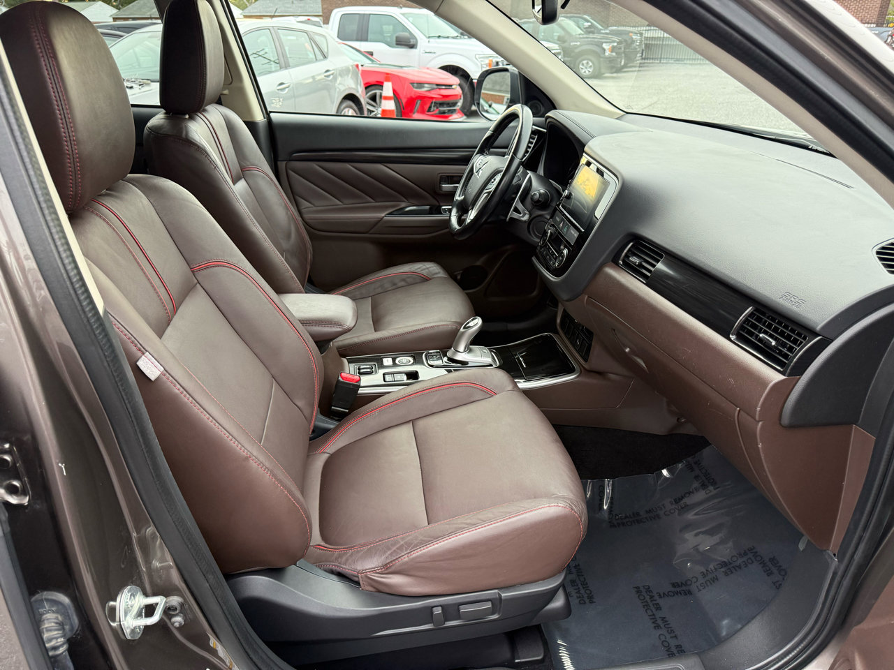 Used 2018 Mitsubishi Outlander SEL image 19