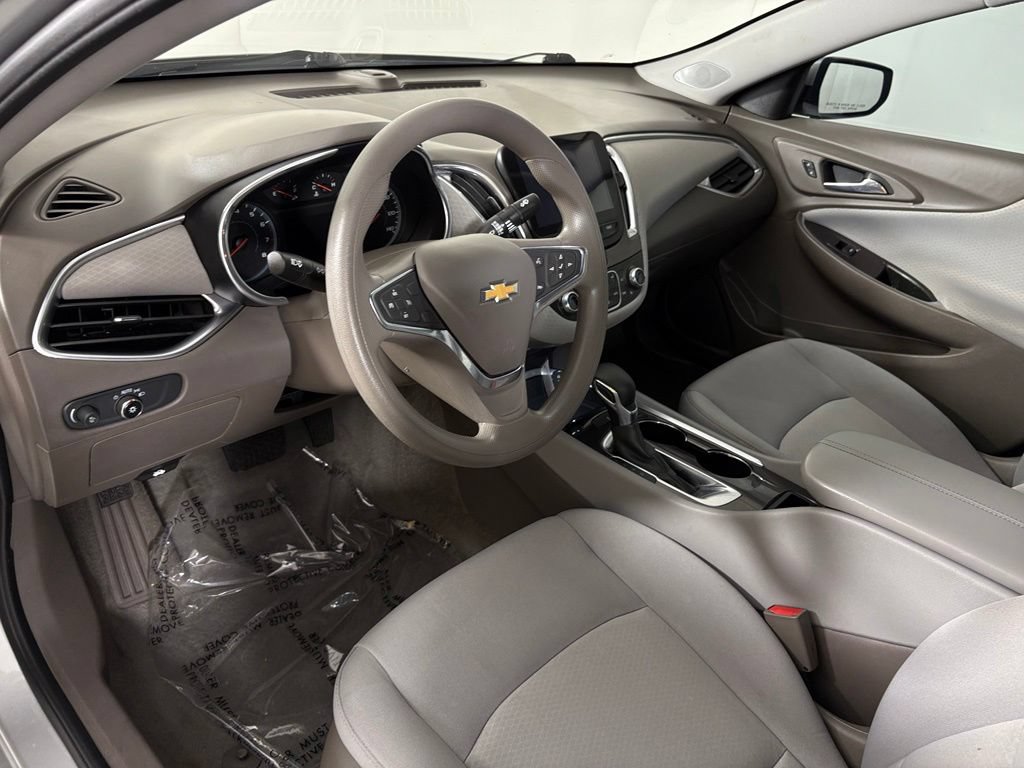 Used 2021 Chevrolet Malibu LT FWD image 19