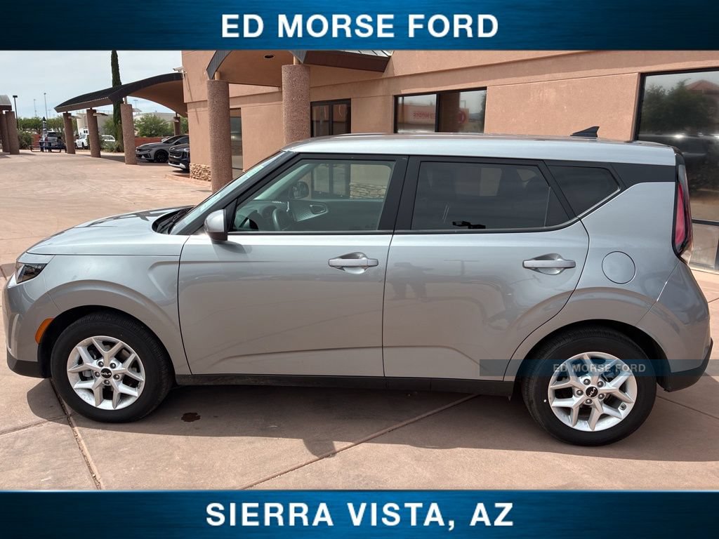 Certified 2025 Kia Soul LX FWD image 5