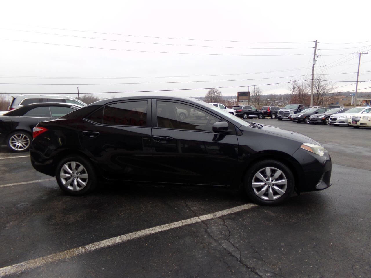 Used 2015 Toyota Corolla LE FWD image 4