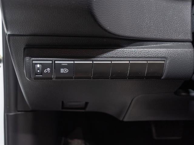 Used 2022 Toyota Corolla LE image 11