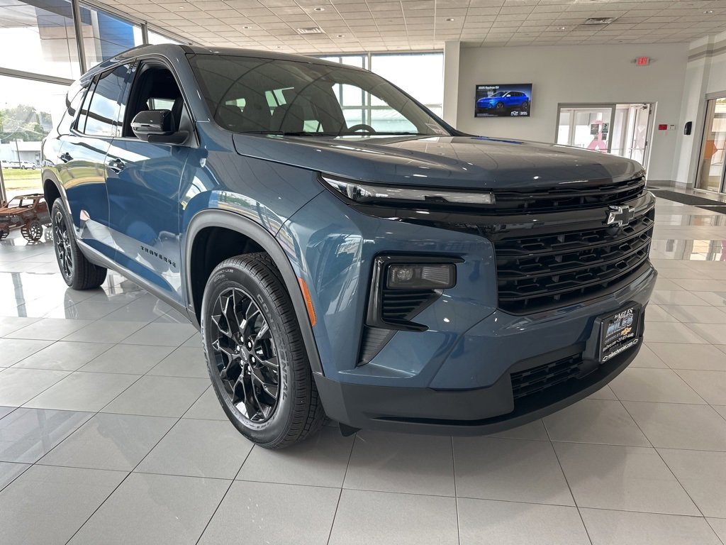 New 2026 Chevrolet Traverse LT w/ Midnight/Sport Edition image 1