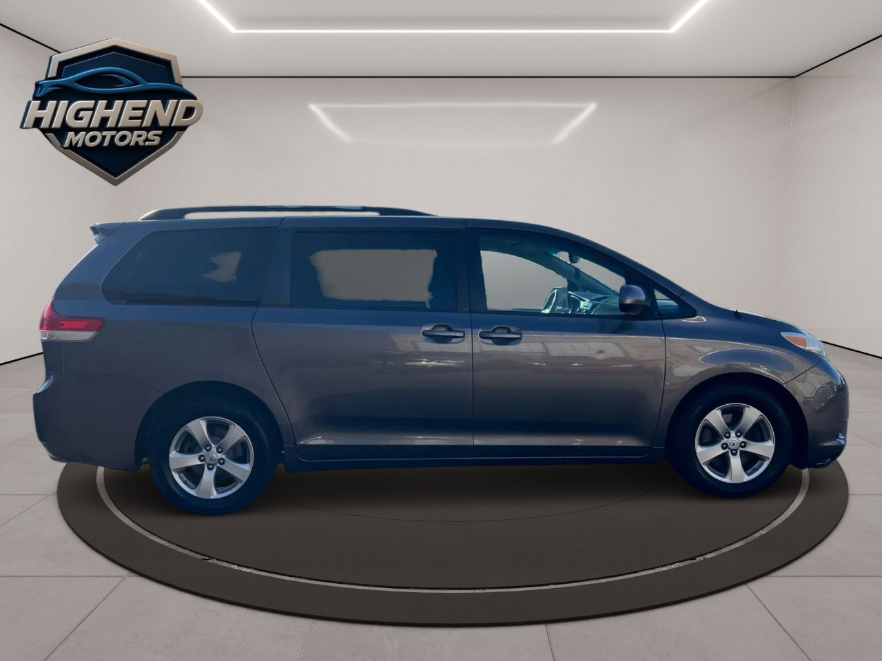Used 2013 Toyota Sienna LE image 7