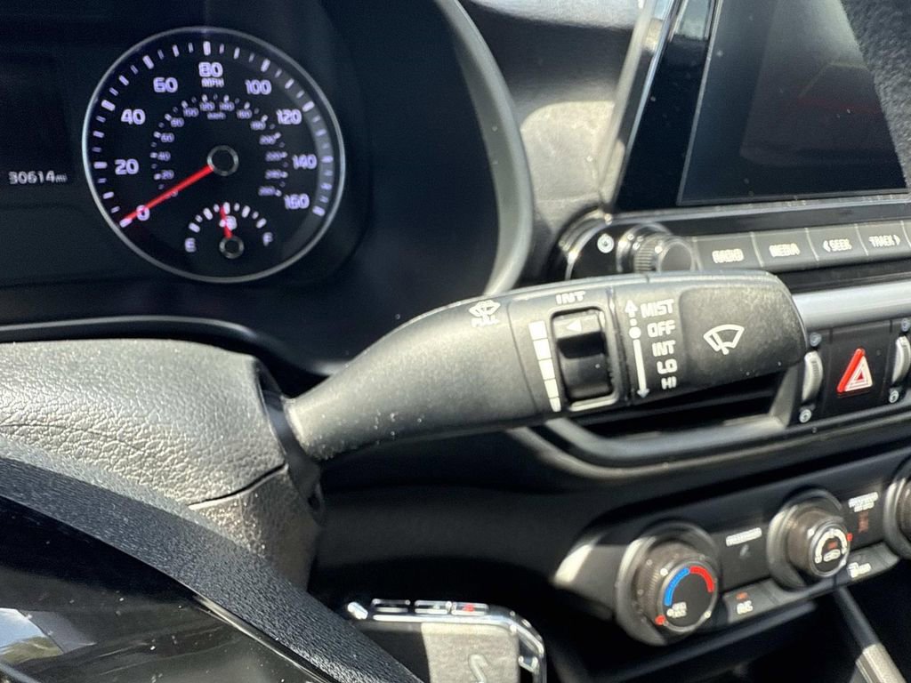 Used 2023 Kia Forte LXS image 29